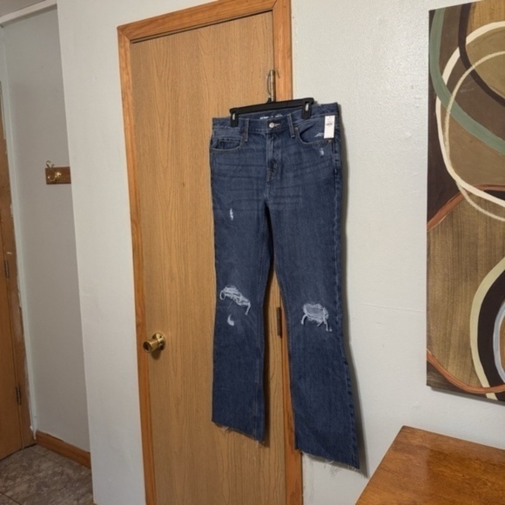 Old Navy NWT Size 10 Medium Wash Low-Rise Boot Cut Distressed/Destroyed Jeans